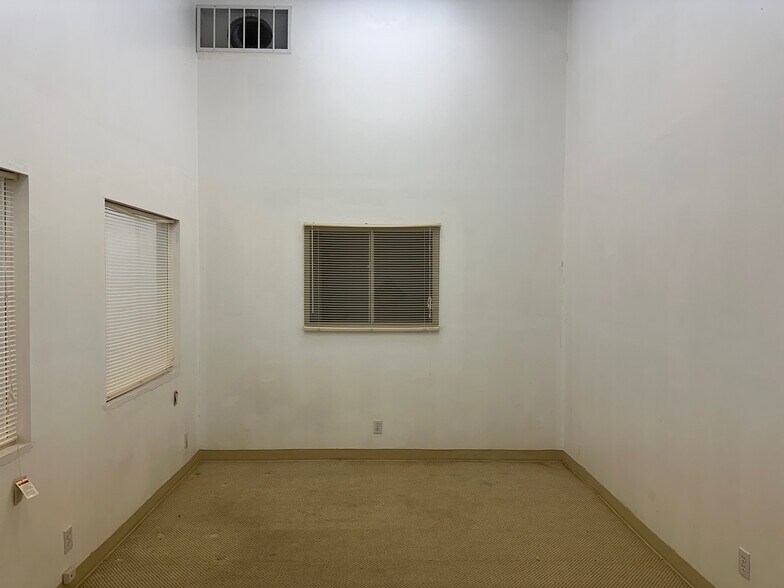 More Photos Of 1771 E Washington Blvd, Pasadena Storefront Retail Office For Sale