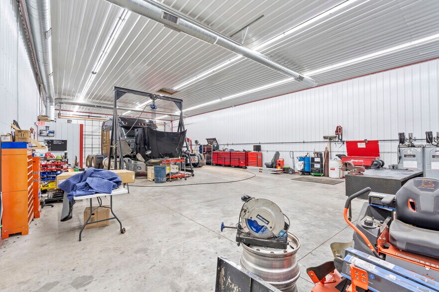 More Photos Of 317 US-60, Billings Truck Terminal For Sale