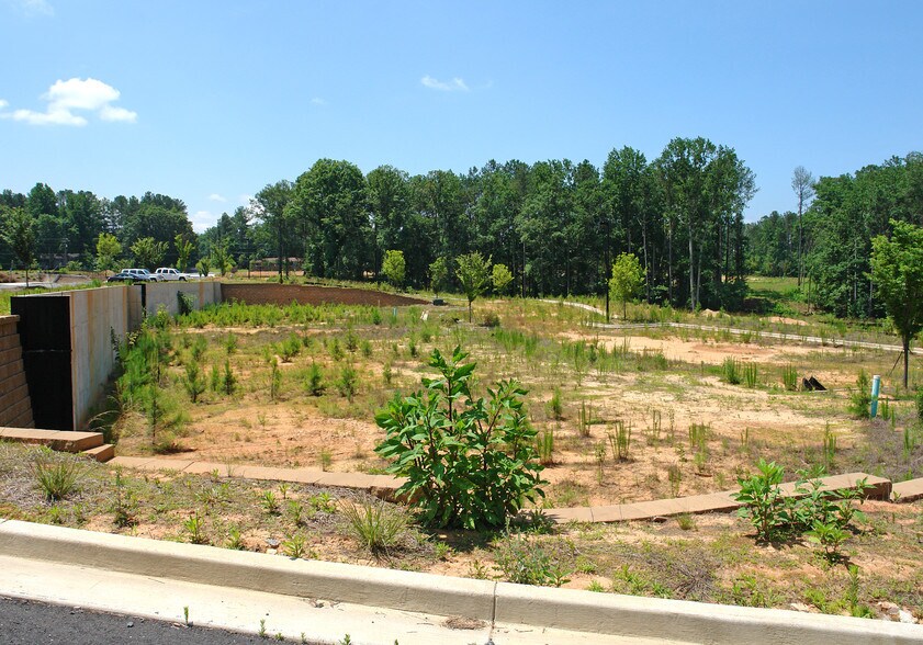 More Photos Of 4900 Ivey Rd, Acworth Office For Sale