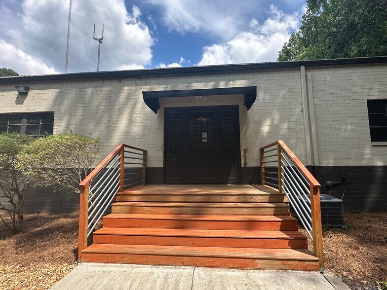 More Photos Of 1095 Zonolite Rd NE, Atlanta Loft Creative Space For Lease