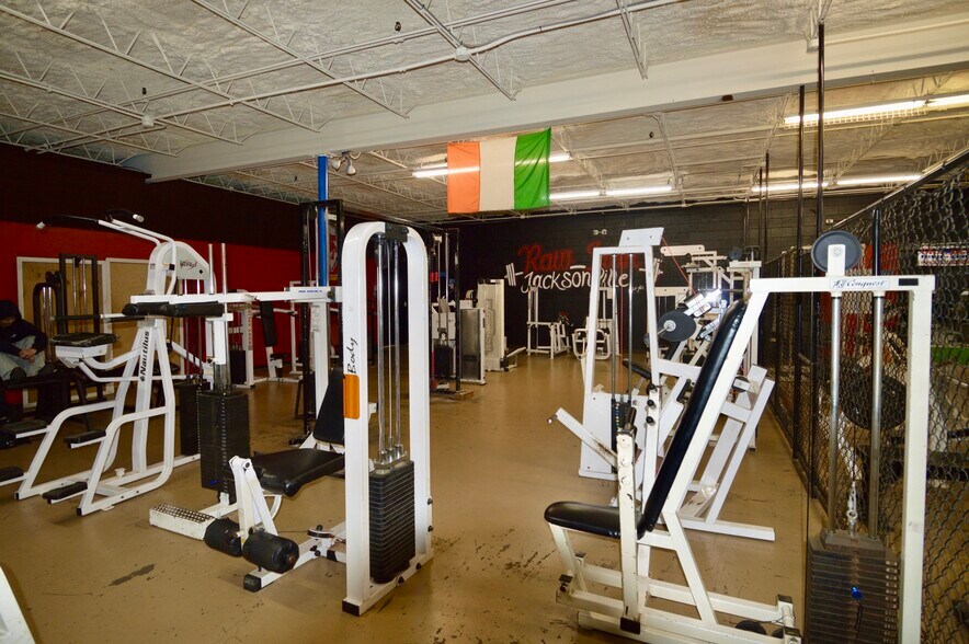 More Photos Of 1300 S Bolton St, Jacksonville Warehouse For Sale