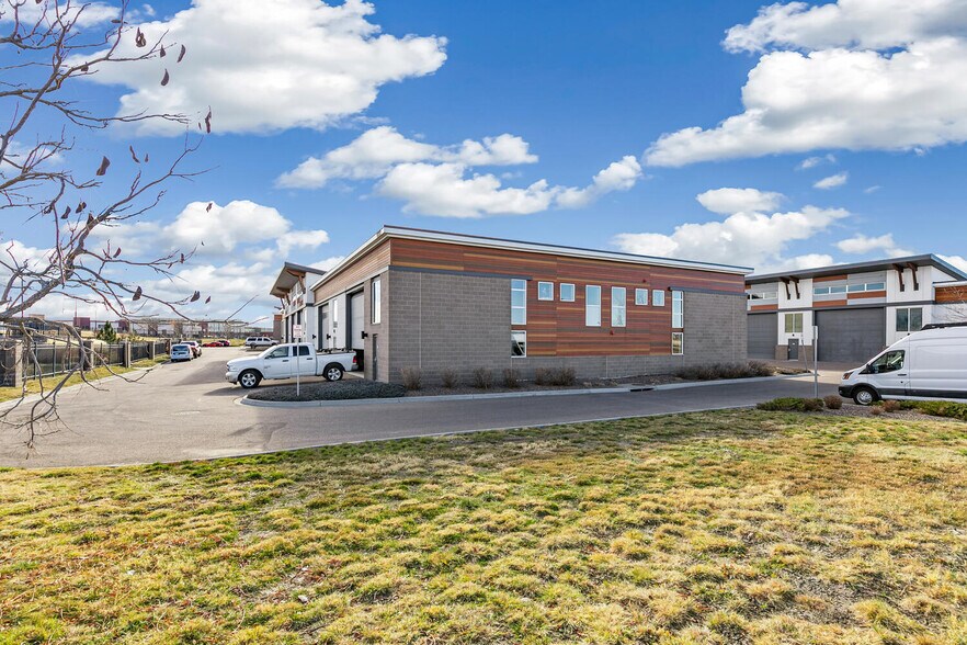 More Photos Of 18233 Lincoln Meadows Pky, Parker Self Storage For Sale