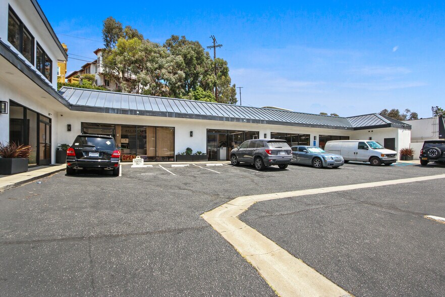 More Photos Of 8416-8432 Pershing Dr, Playa Del Rey Storefront Retail Office For Lease