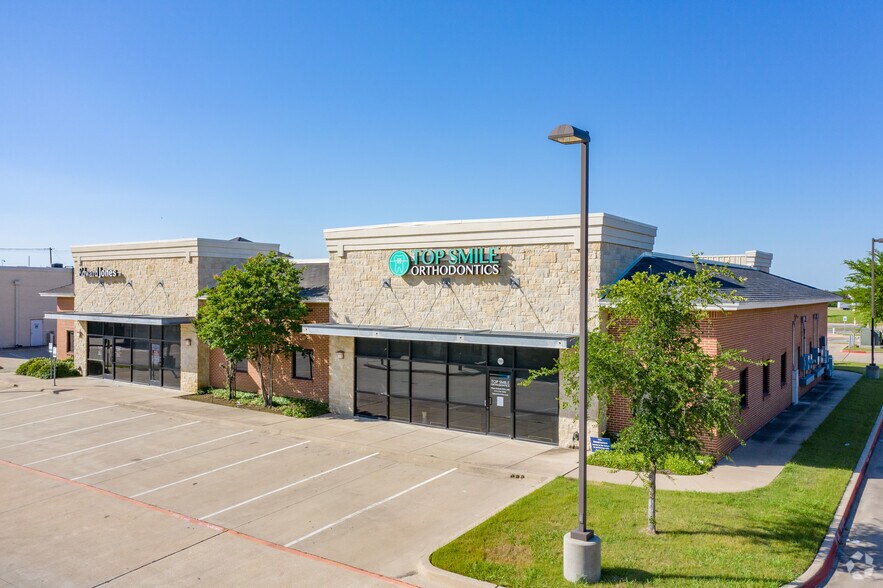 184 S Collins Rd, Sunnyvale, TX 75182 For Lease