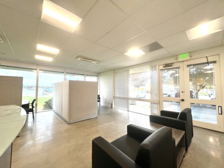 More Photos Of 11 Embarcadero West, Oakland Office For Lease