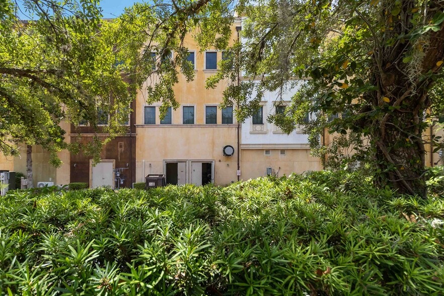 More Photos Of 7065 Westpointe Blvd, Orlando Medical For Sale