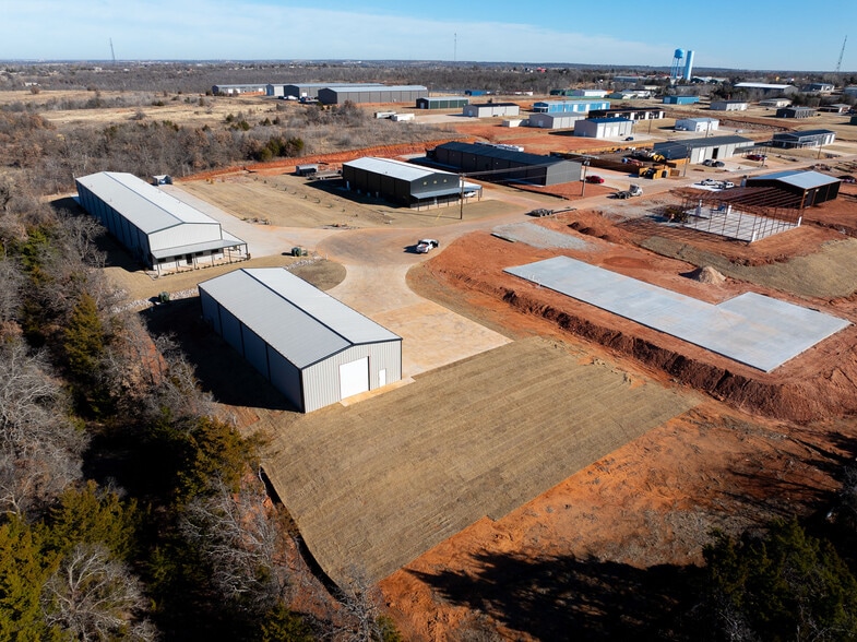 More Photos Of 625 Koloa Ave, Edmond Warehouse For Sale