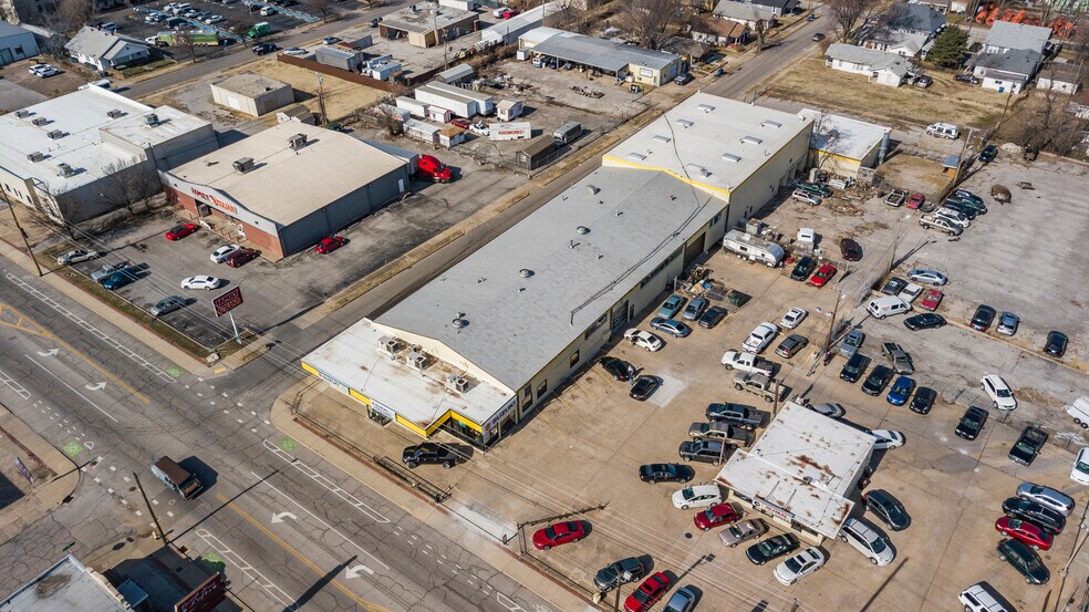 More Photos Of 2007-2015 E 11th St, Tulsa Auto Dealership For Sale