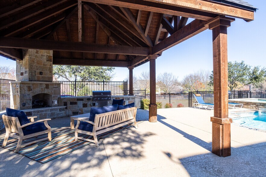 More Photos Of 2570 Justin Rd, Highland Village Unknown For Lease