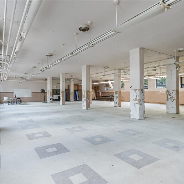 More Photos Of , Chicago Unknown For Sale