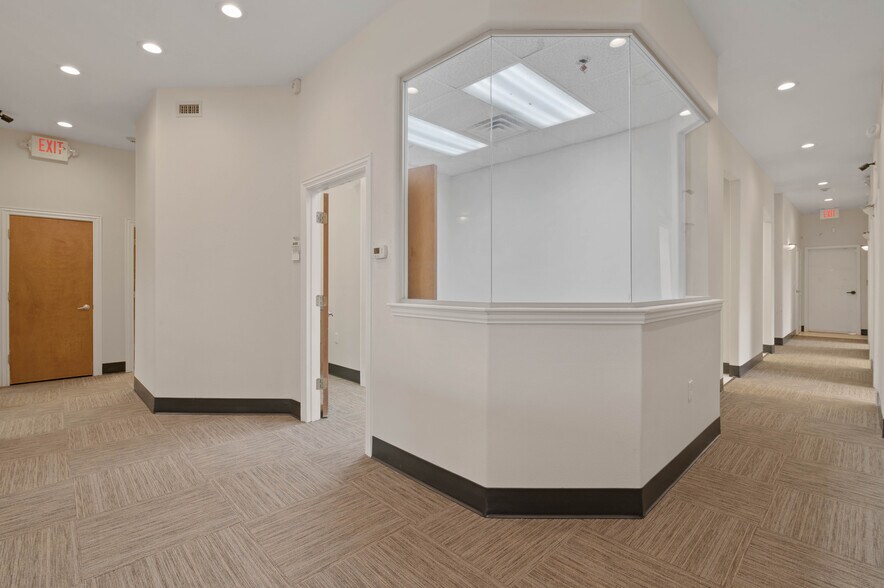 More Photos Of 3605 Interstate 30, Mesquite Medical For Lease