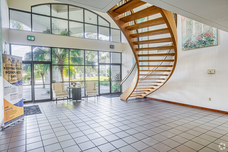 More Photos Of 1500 Colonial Blvd, Fort Myers Office For Lease