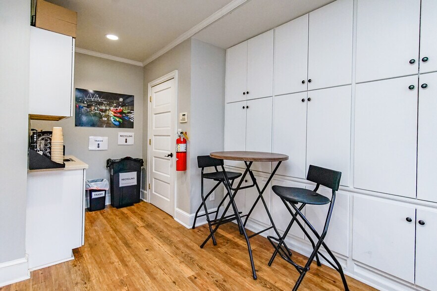More Photos Of 455 N Milledge Ave, Athens Office For Lease