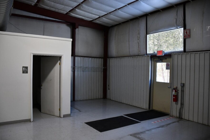 More Photos Of 107 Corona Ave, Groton Warehouse For Sale