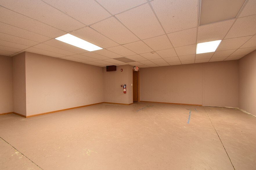 More Photos Of 16610 W 159th St, Lockport Medical For Sale