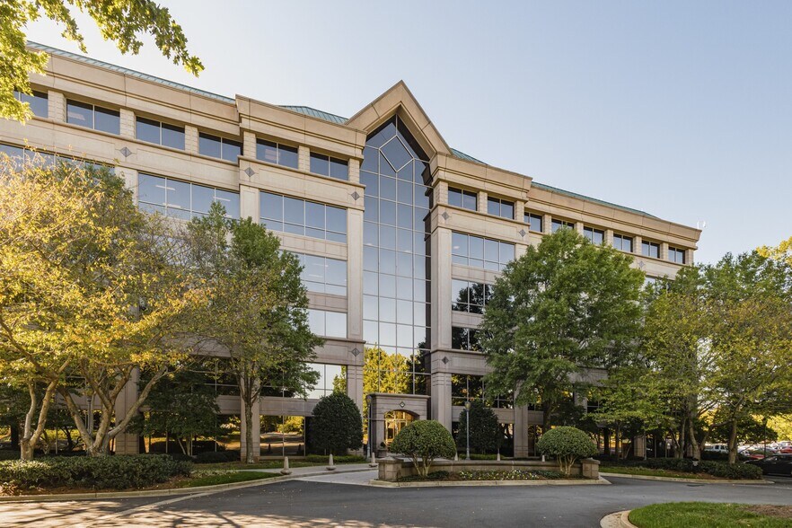 More Photos Of 200 Mansell Ct E, Roswell Unknown For Lease