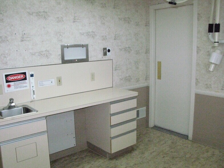 More Photos Of 4955 Route 873, Schnecksville Medical For Lease