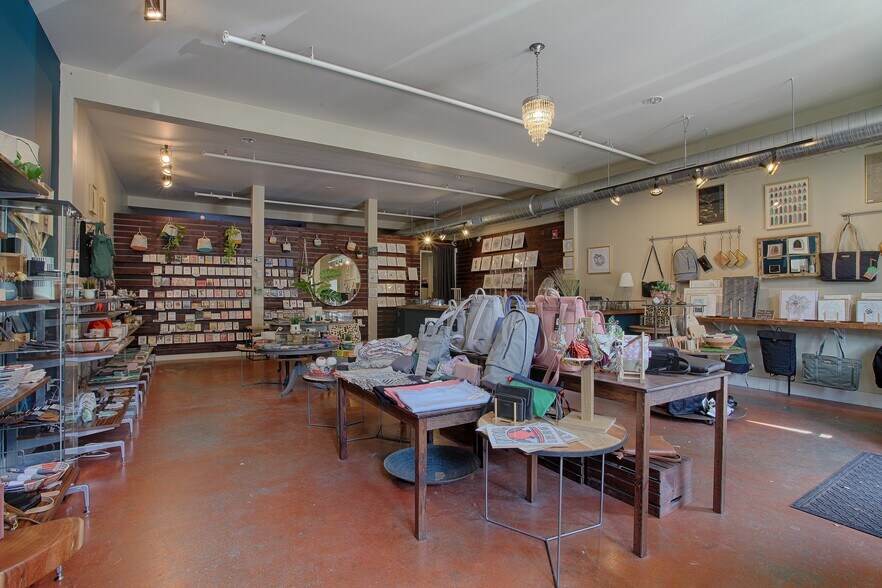 More Photos Of 1733 NE Alberta St, Portland Office For Lease