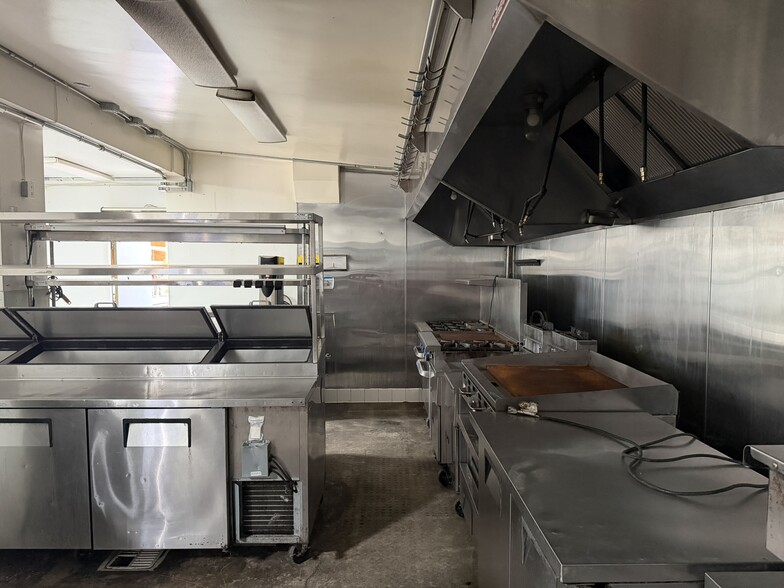 More Photos Of 1201-1205 N La Brea Ave, West Hollywood Restaurant For Lease