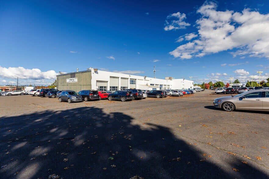 More Photos Of 1940 E Powell Blvd, Gresham Auto Dealership For Sale