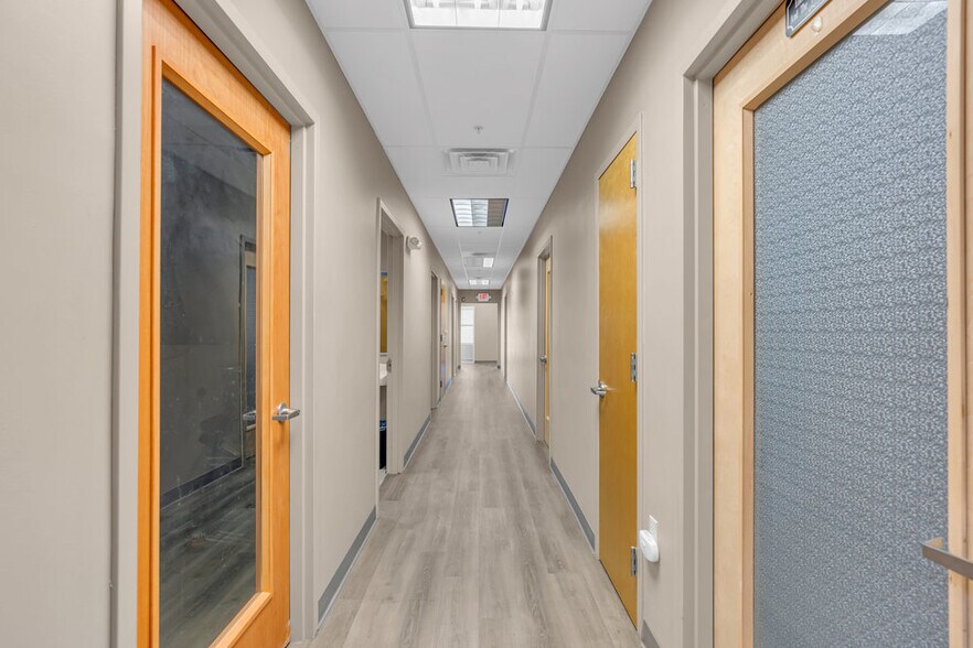 More Photos Of 351-365 N County Line Rd, Jackson Freestanding For Lease