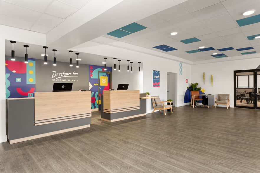 More Photos Of 2500 33rd St, Orlando Hotel For Sale