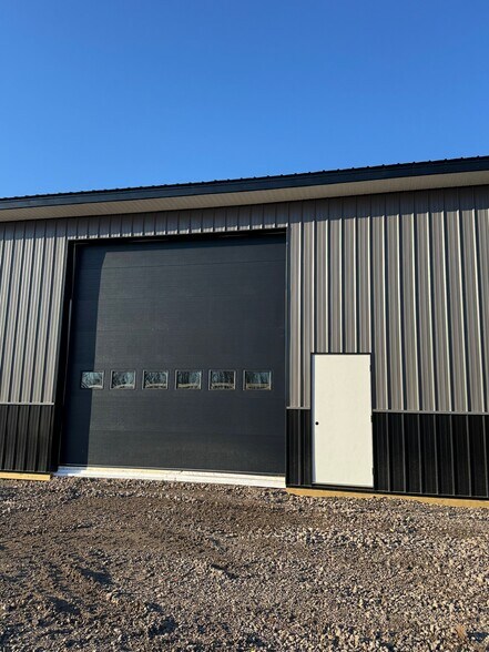 More Photos Of 296 Fisher Rd, Rochester Flex For Lease