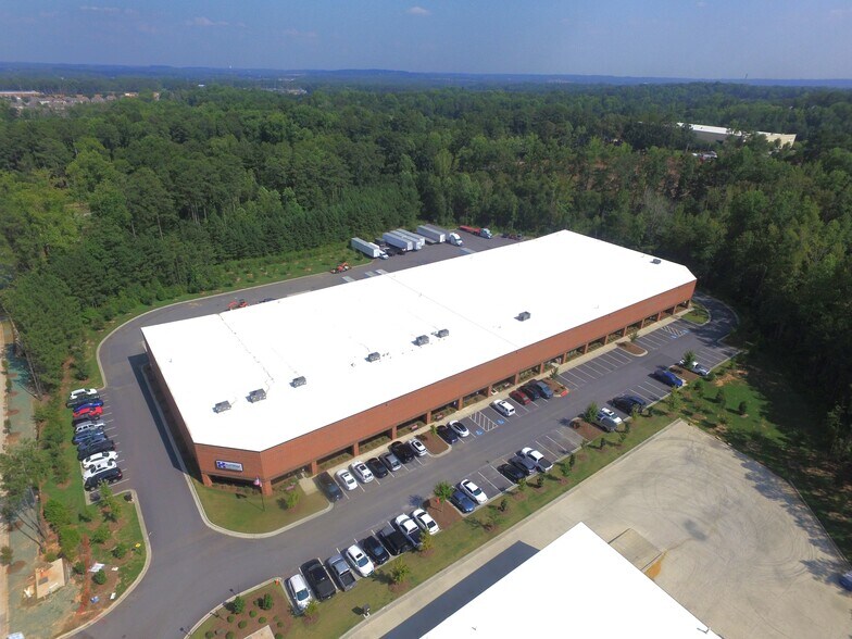 More Photos Of 5750 Commerce Blvd, Alpharetta Warehouse For Lease