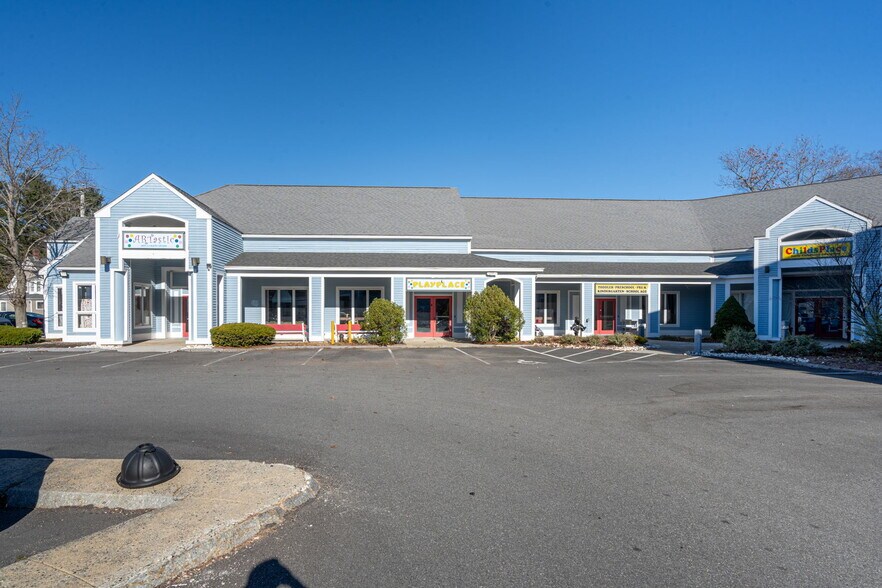 More Photos Of 105 Lafayette Rd, Hampton Falls Freestanding For Sale