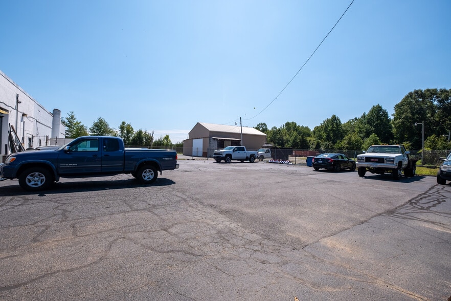 More Photos Of 7627 Leonardtown Rd, Hughesville Storefront Retail Office For Lease