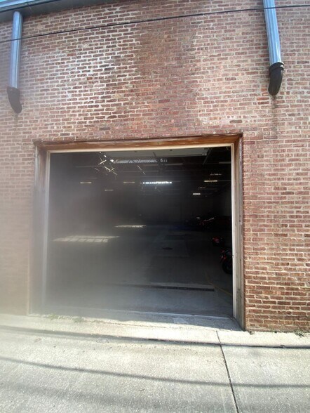 More Photos Of 1666-1672 N Ada St, Chicago Warehouse For Lease