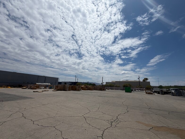 More Photos Of 6770 Bermuda Rd, Las Vegas Warehouse For Lease