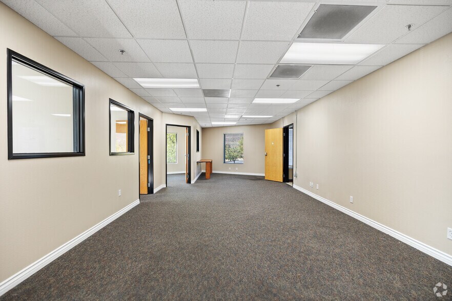 More Photos Of 43525 Ridge Park Dr, Temecula Office For Lease