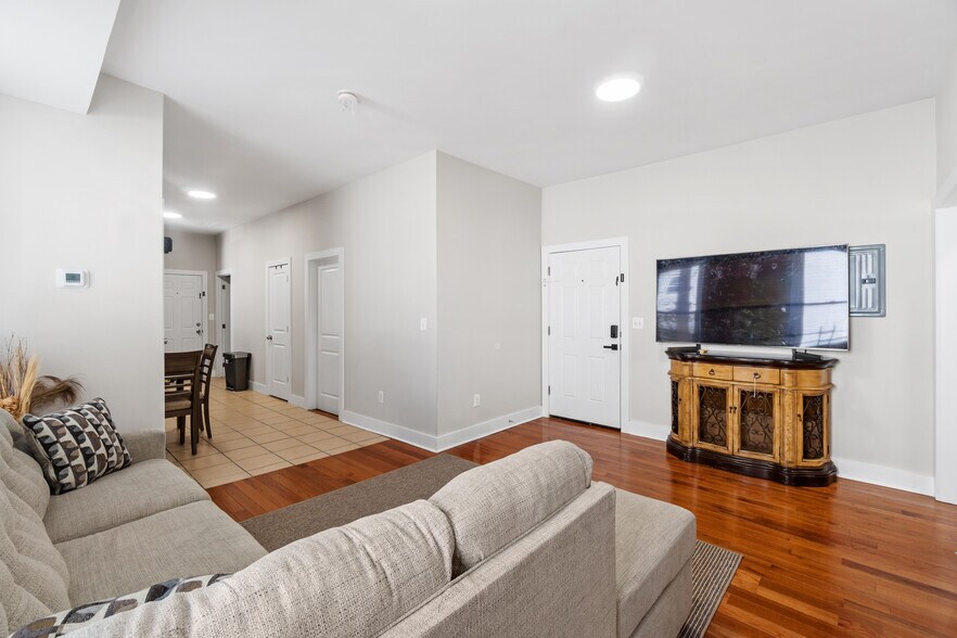More Photos Of 415 Central Ave, Newark Storefront Retail Residential For Lease