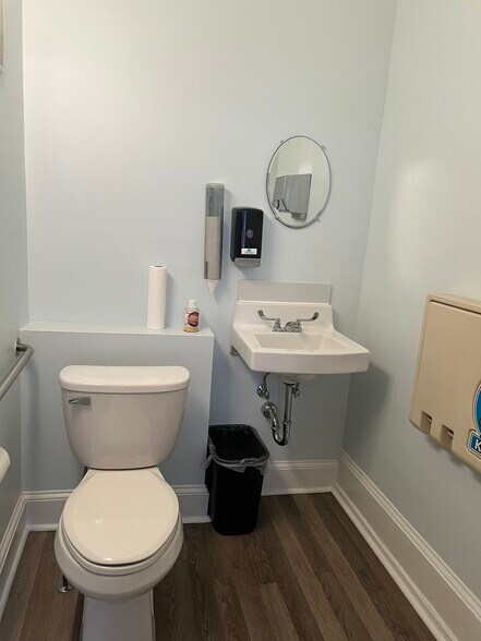 More Photos Of 313 S 16th St, Philadelphia Office For Sale