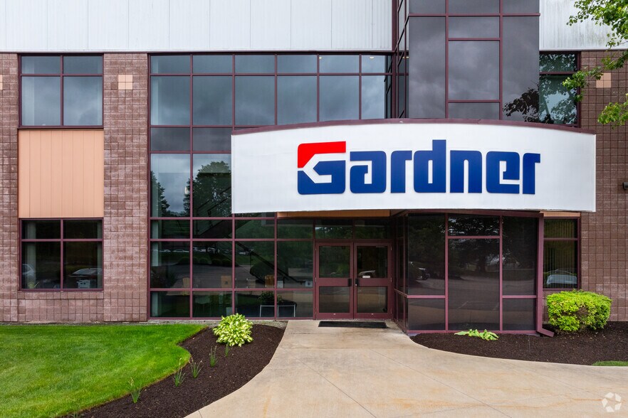 More Photos Of 125 Constitution Blvd, Franklin Warehouse For Lease