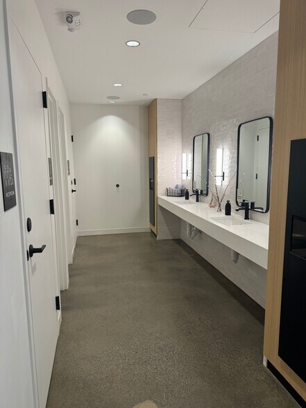 More Photos Of 1100 Main St, Kansas City Office For Lease