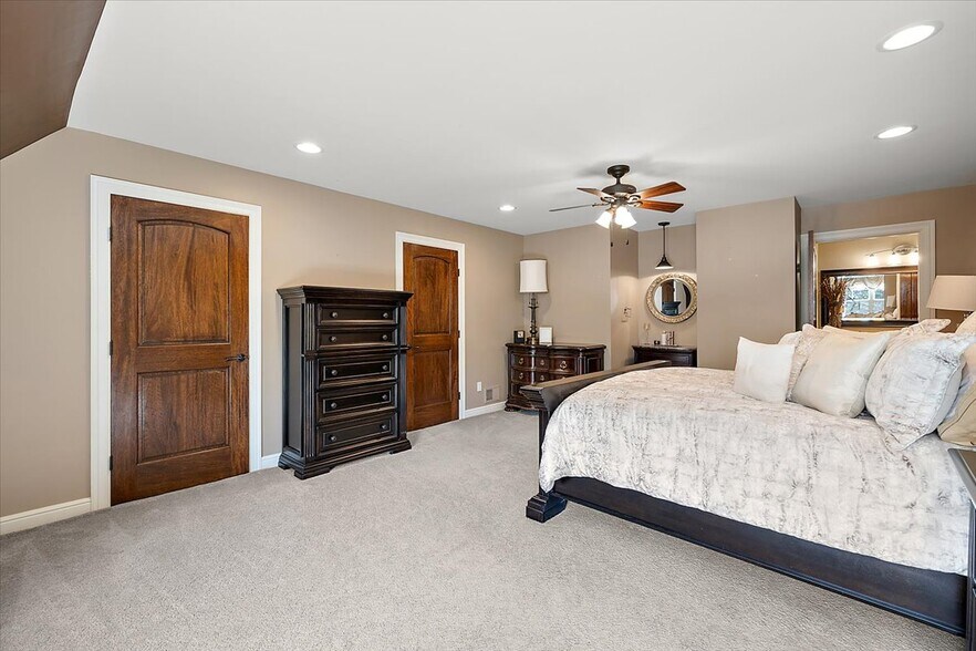 More Photos Of 1330 Oxford Rd, Bloomfield Hills Specialty For Sale