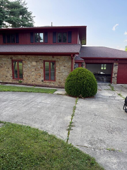 More Photos Of 11502 E Thompson Rd, Indianapolis Specialty For Sale