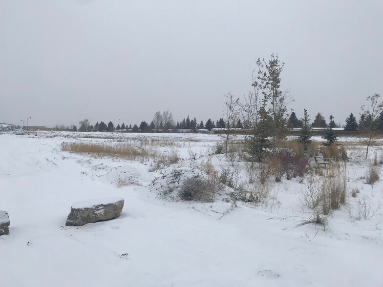 More Photos Of 25 Greenbriar Dr NW, Calgary Unknown For Lease