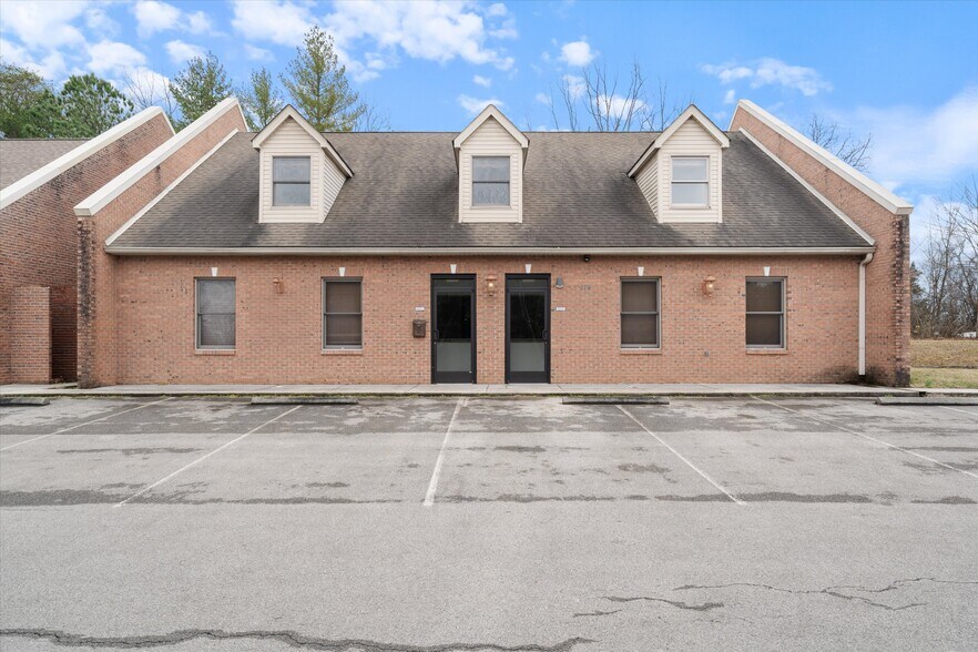 More Photos Of 114 Parliament Dr, Maryville Medical For Sale
