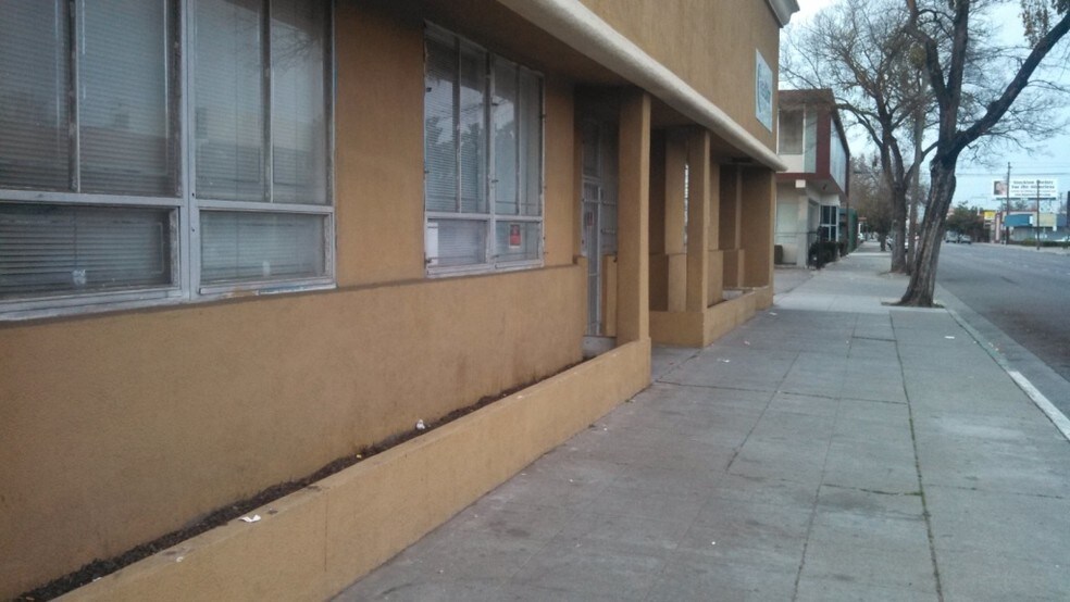More Photos Of 33 E Magnolia St, Stockton Office For Lease