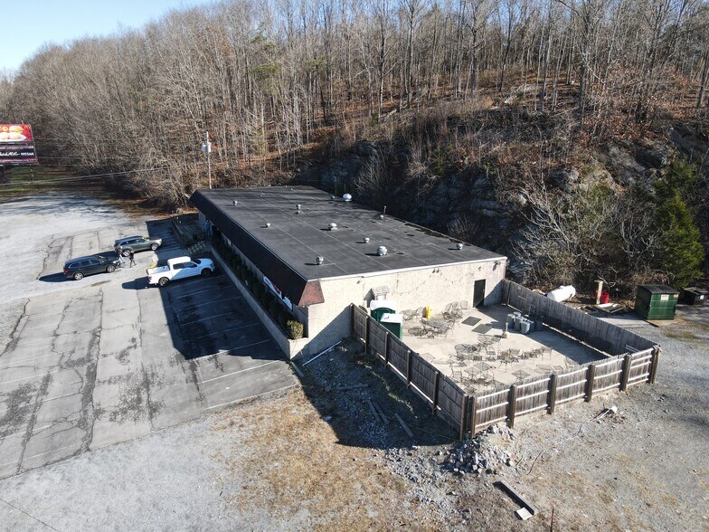 More Photos Of 3080 W State St, Bristol Bar For Sale