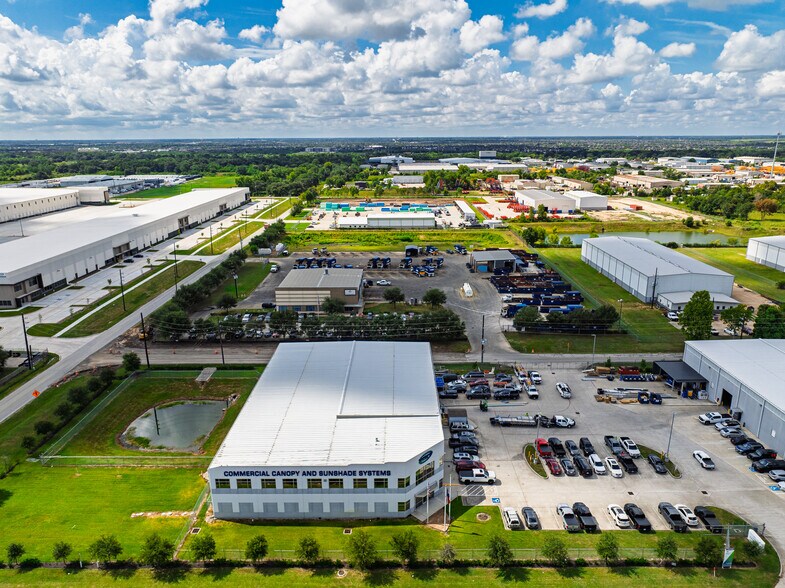 More Photos Of 2323 S Sam Houston Pky W, Houston Warehouse For Lease