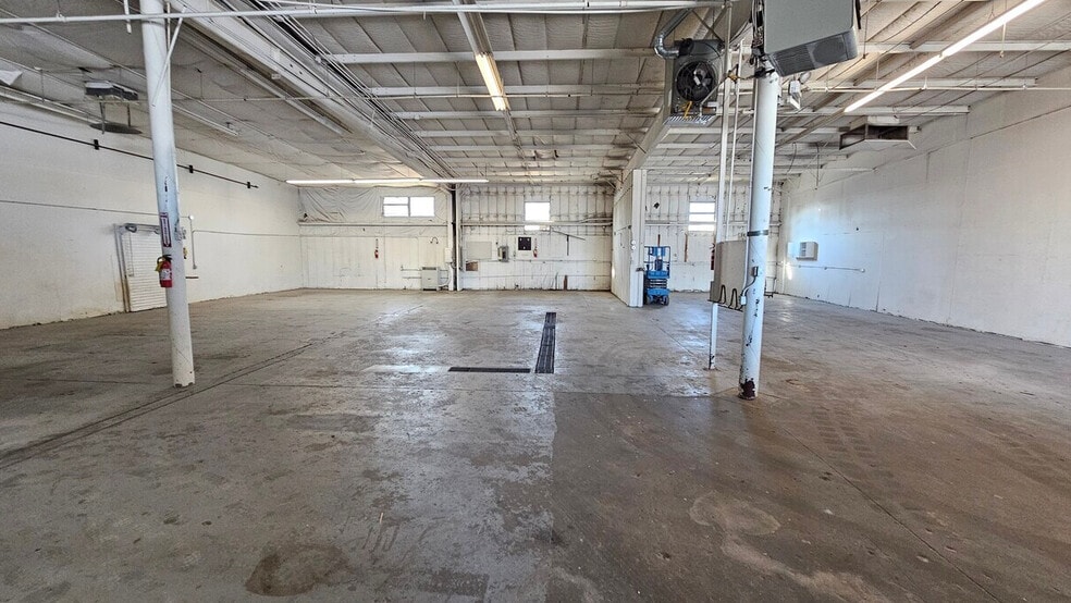 More Photos Of 6521 Washington St, Denver Warehouse For Lease
