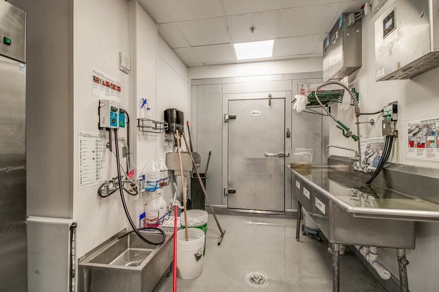 More Photos Of 21 E Athens St, Winder General Retail For Sale