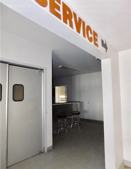 More Photos Of 1116 W County Road 450 N, Brazil Truck Terminal For Lease