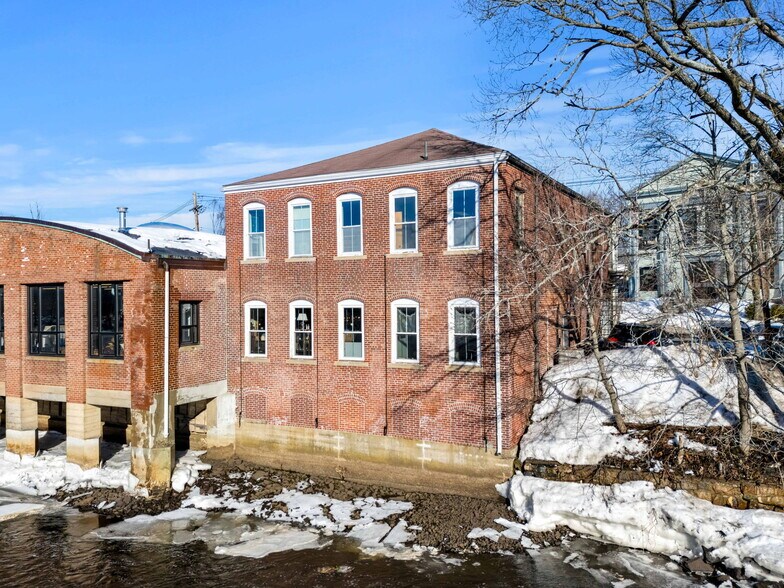 More Photos Of 41 S Main St, Ipswich Storefront Retail Office For Sale