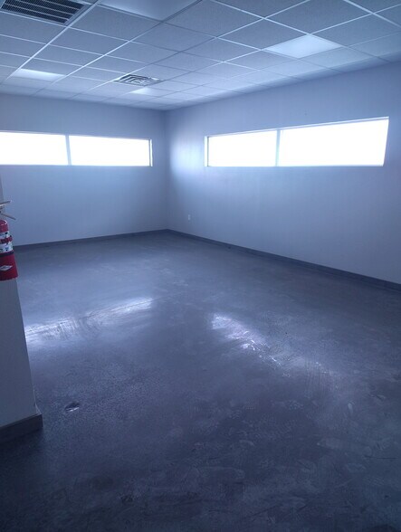 More Photos Of 155 US 285 N hwy, Pecos Warehouse For Sale