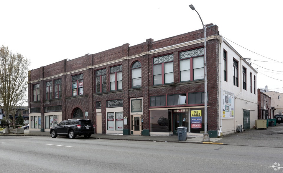 Primary Photo Of 103 E Stewart Ave, Puyallup Storefront Retail Office For Lease